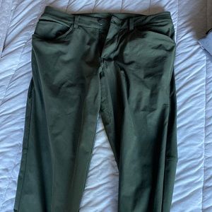 Lululemon Men’s pants size 31- BARELY USED LIKE NEW